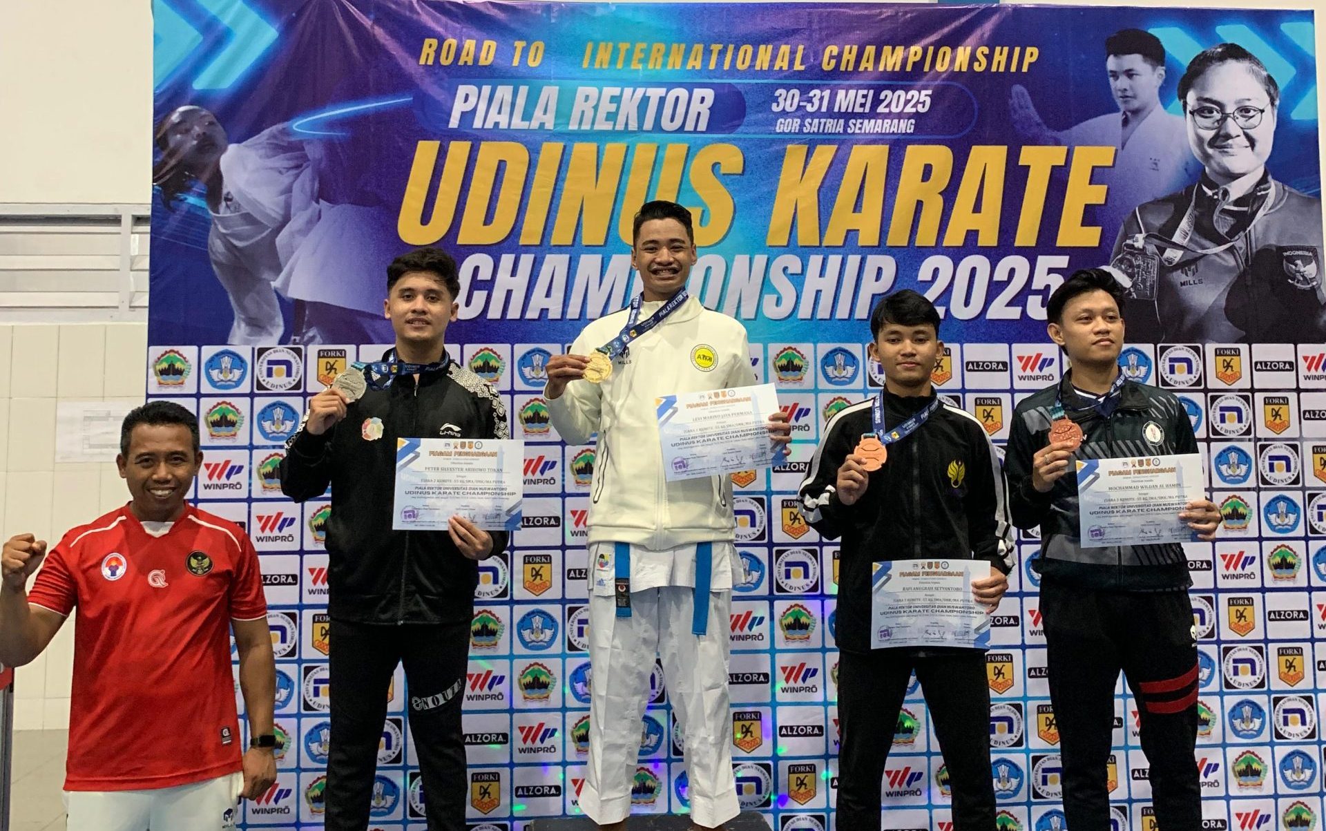 Mahaiswa S1 Sains Data FSTP UNIMUS Raih Medali Emas dalam Kejuaraan Karate Piala Rektor UDINUS 2025