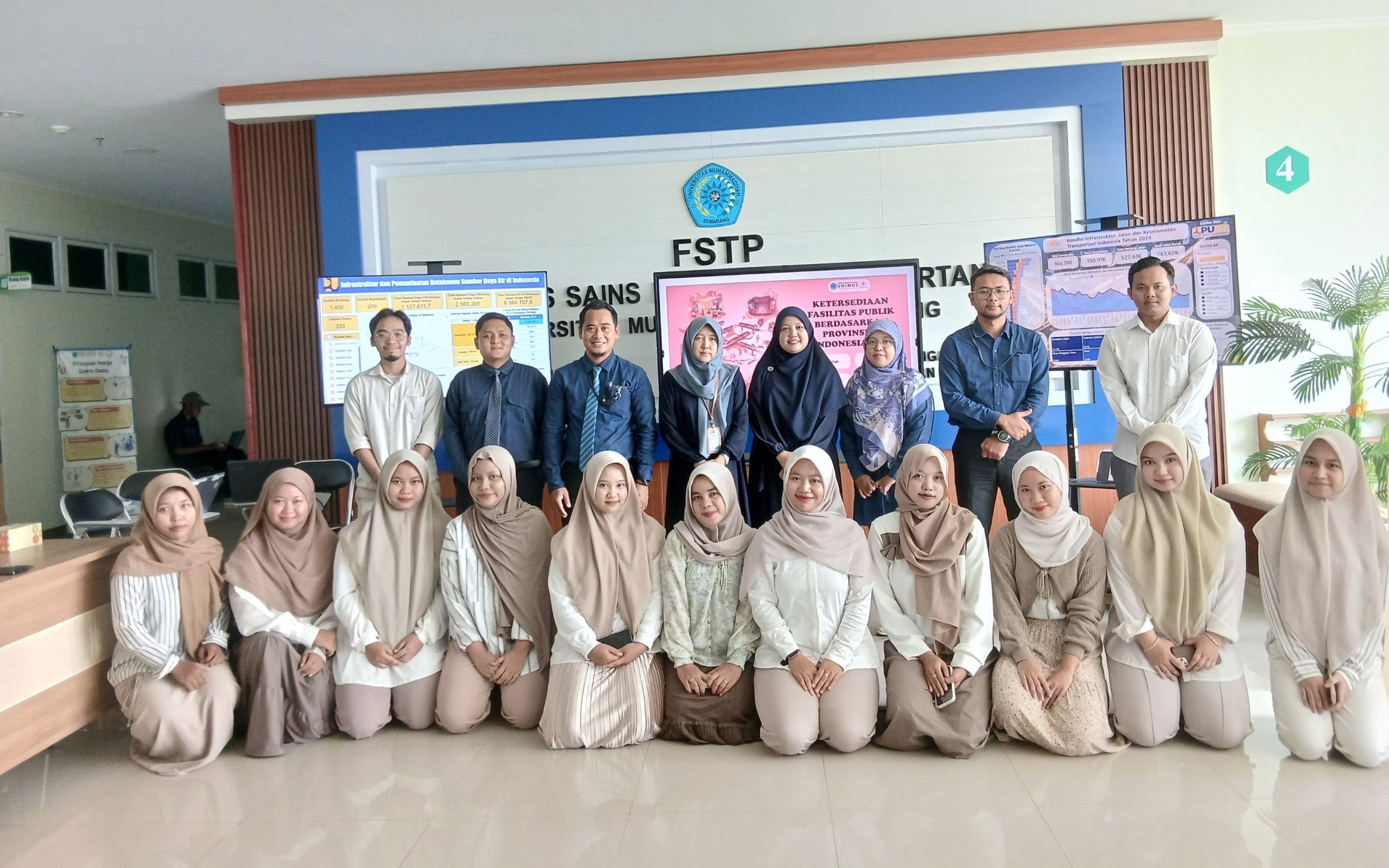 Prodi S1 Sains Data FSTP UNIMUS Gelar Pameran Visualisasi Data 2026